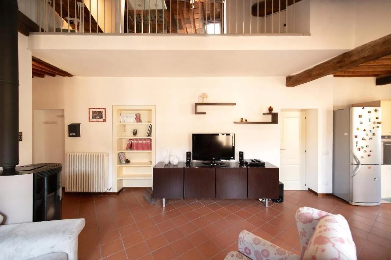 Serena Apartment, Cosy Close Center Town Lucca 0*,  Italy
