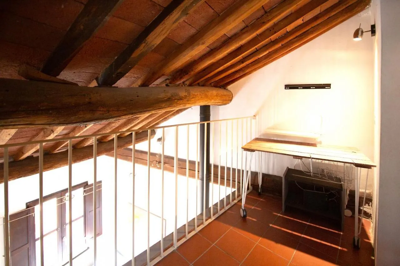 Serena Apartment, Cosy Close Center Town Lucca Italy